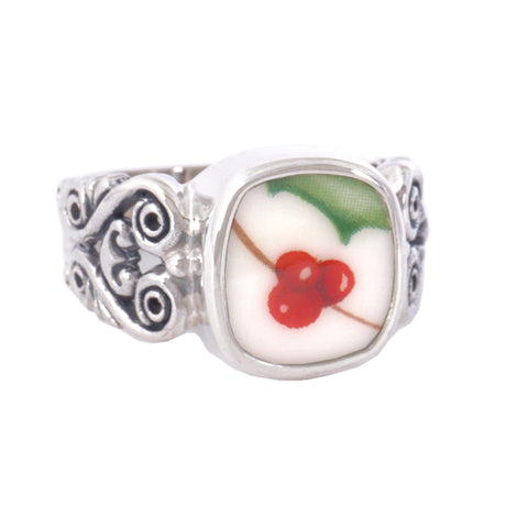 SIZE 8 Broken China Jewelry Holiday Holly w/ Berries Carved Sterling Ring