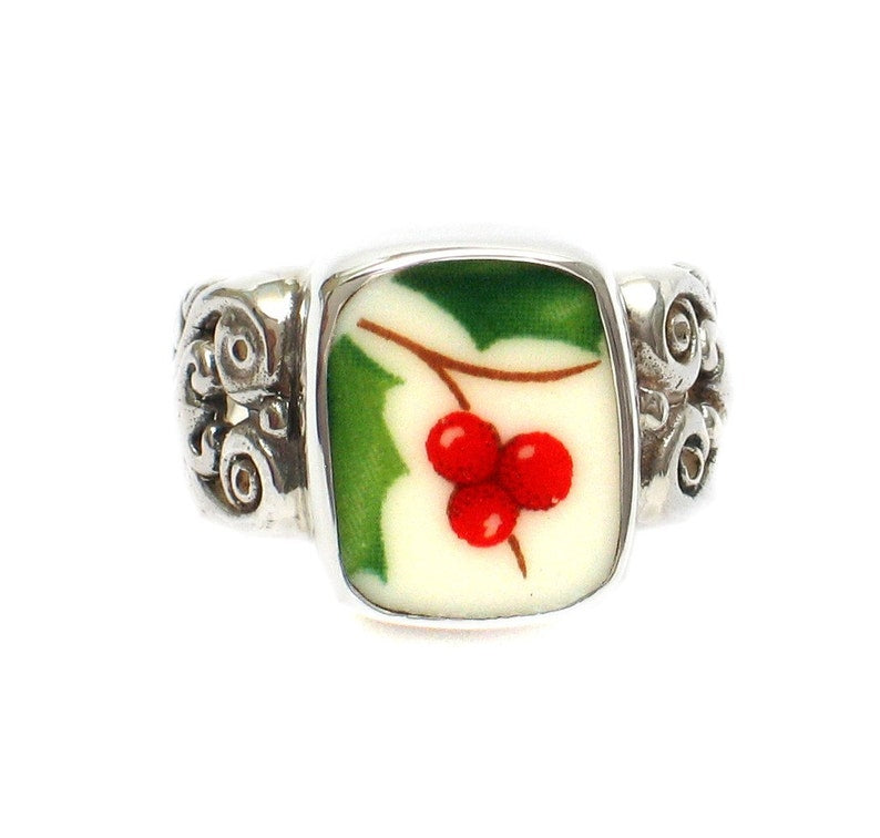 Size 7 Broken China Jewelry Holiday Holly Pattern E Sterling Ring